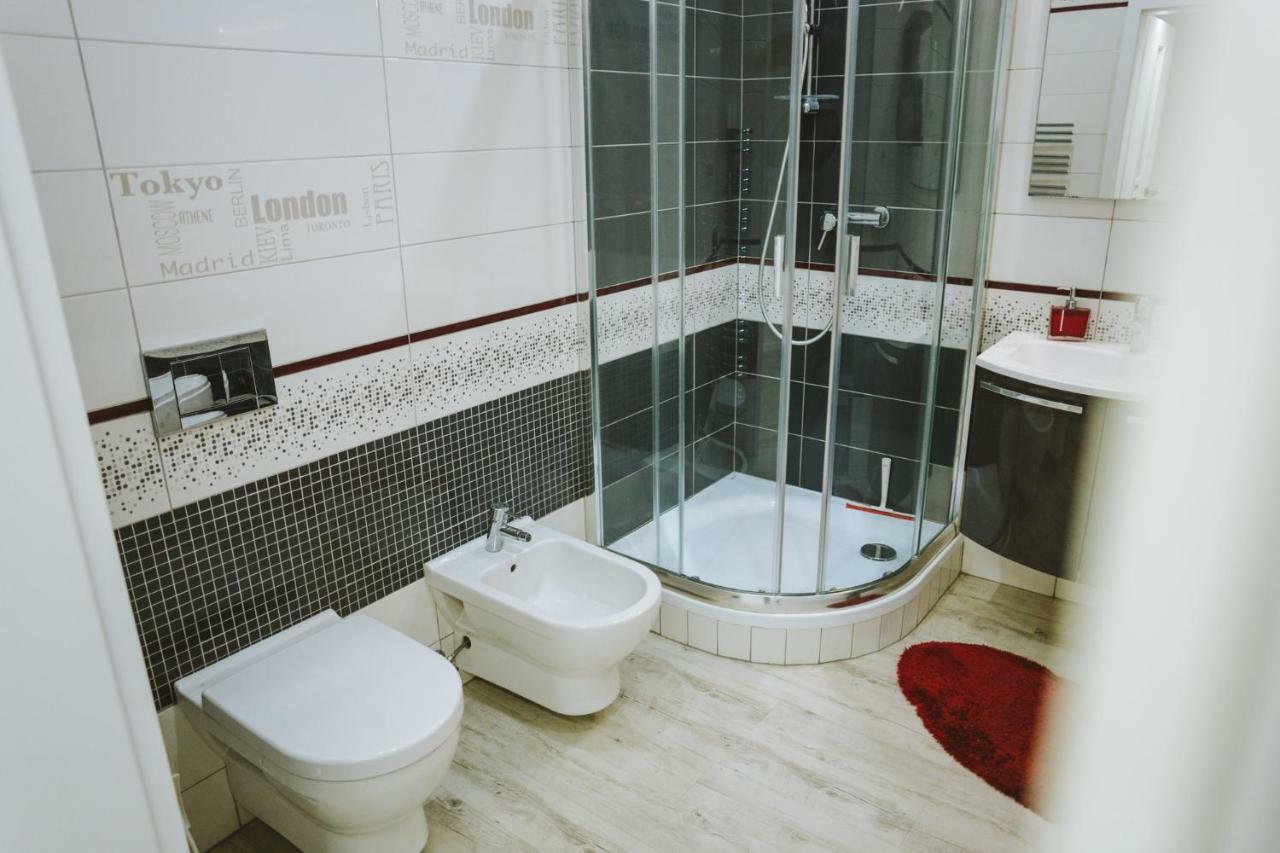 Design Apartment, The City Centre Close To The Health Spa Piest'any Exterior foto
