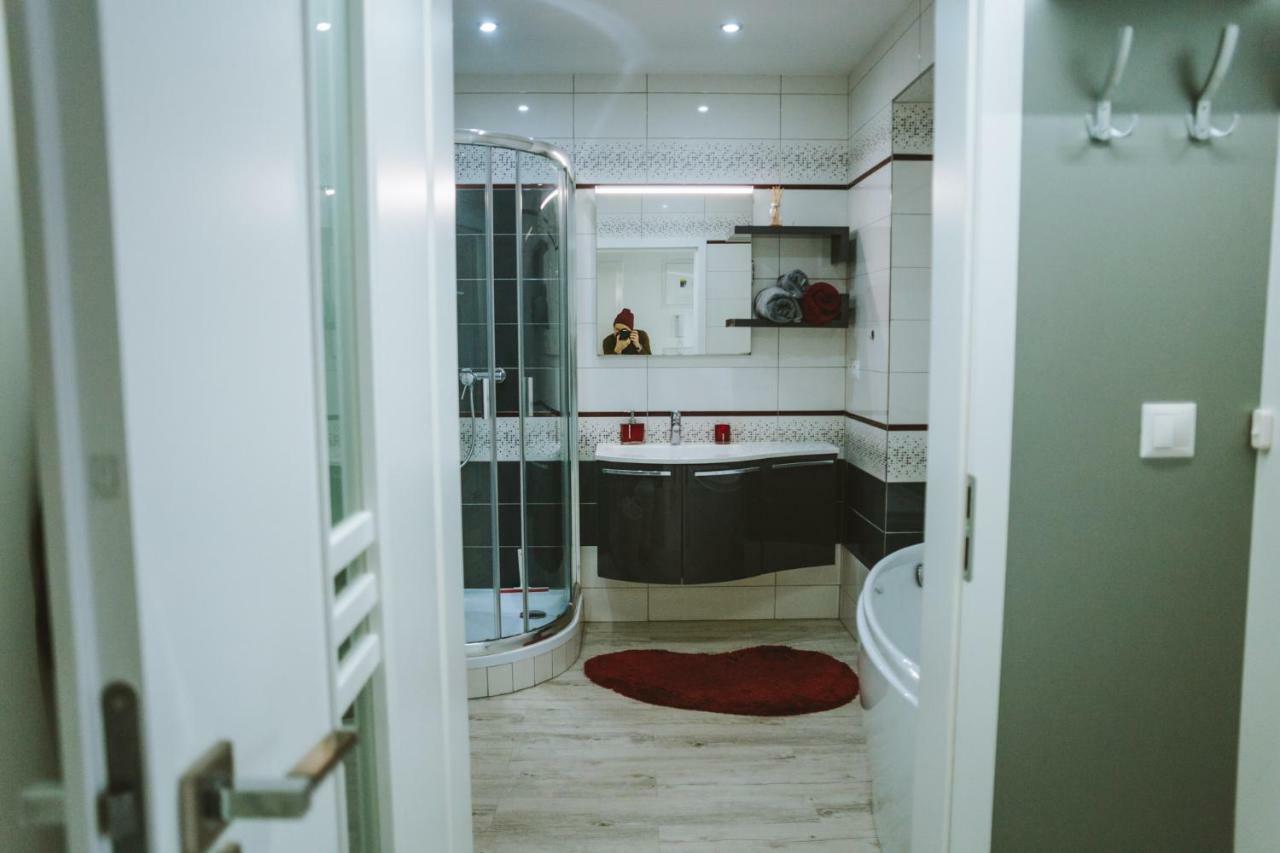 Design Apartment, The City Centre Close To The Health Spa Piest'any Exterior foto