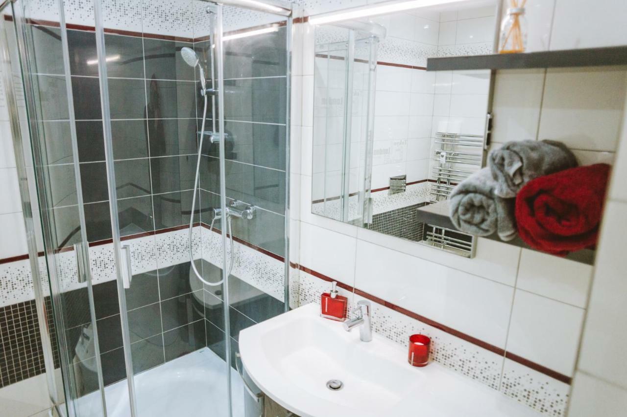 Design Apartment, The City Centre Close To The Health Spa Piest'any Exterior foto