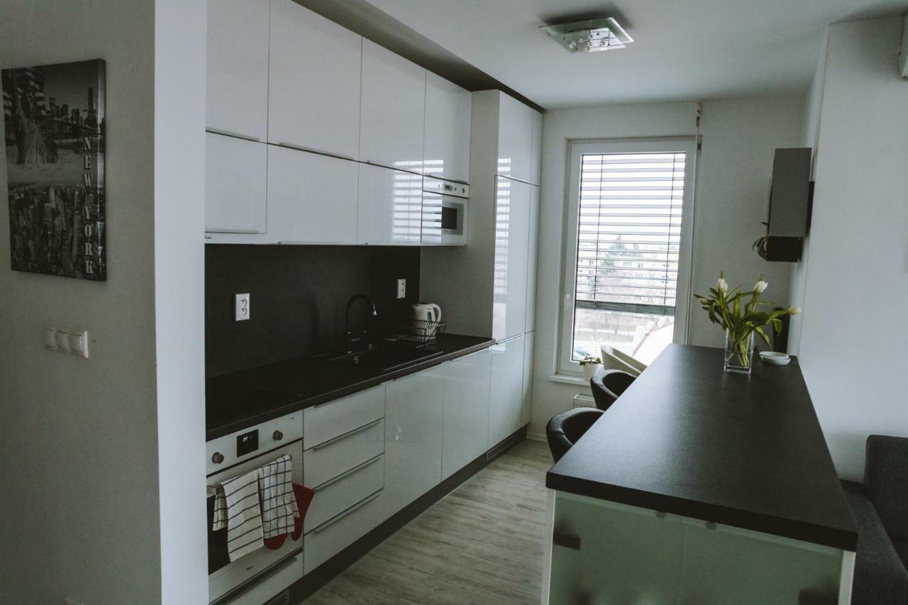 Design Apartment, The City Centre Close To The Health Spa Piest'any Exterior foto